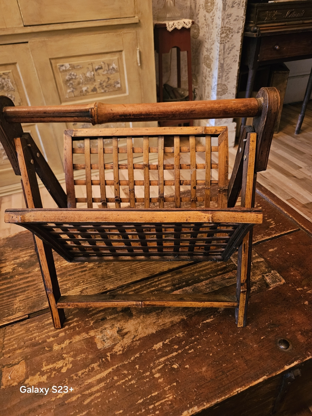 Rustic Wooden Magazine Rack - Brown